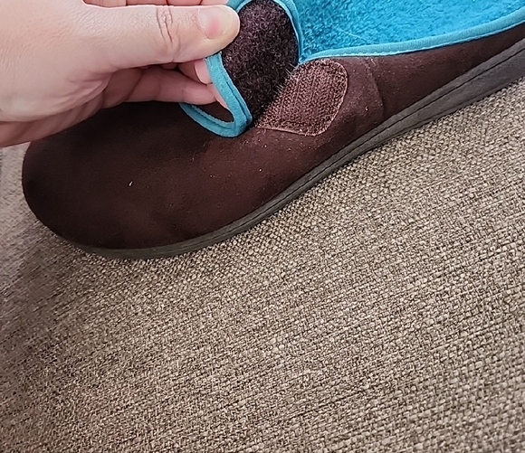 Vionic Brown and Blue Slippers - Picture 6 of 6